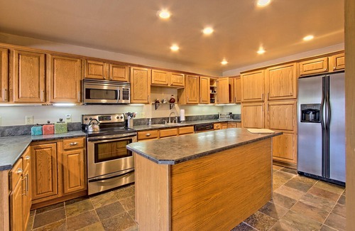 Dillard House | Mountains, Rustic Seclusion w/Private Hot Tub, Swim, Tennis & Golf in Sky Valley