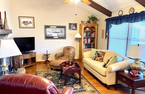 Wolf Laurel House | Mountainside 202 Townhome - Pet Friendly