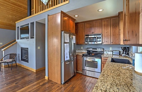 Manson House | Mountainside Chelan - 2 houses for the price of one, private waterfront, small private pool .