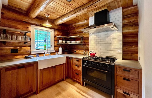 Lutsen Cabin | Mountainside Log Cabin on Caribou Lake