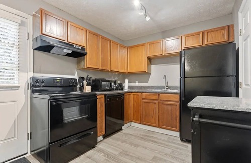 Seymour House | Mountainside Retreat Pigeon Forge (CDC Safe)