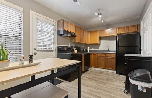 Seymour House | Mountainside Retreat Pigeon Forge (CDC Safe)