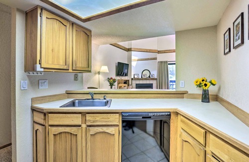 Frisco Condo | Mountainside Royalview Condo: Pool/Hot Tubs, Great Location