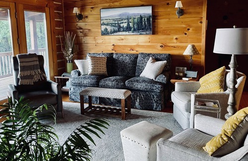 Hays Cabin | Mountaintop cabin near Stone Mountain State Park and Roaring River Vineyards