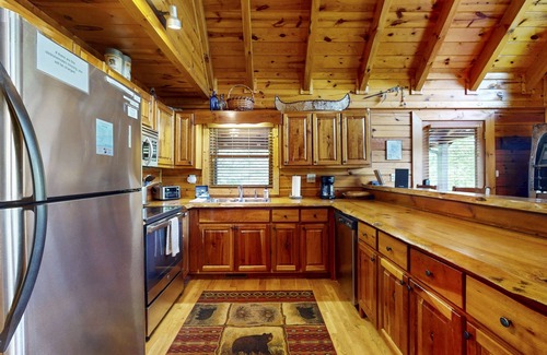 Necowa Cove Cabin | Mountaintop Cabin w/Amazing Views, Private Hot Tub, & Outdoor Living Area