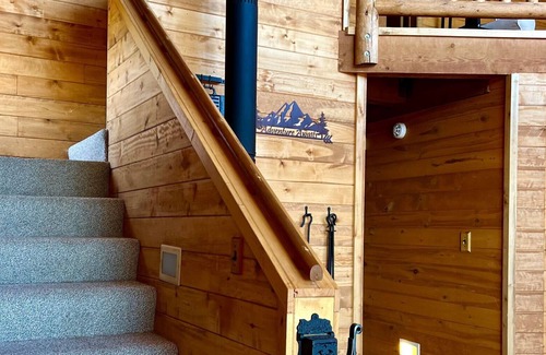 Highland Pines Cabin | Mountainview Lodge - Prescott Cabin Rentals