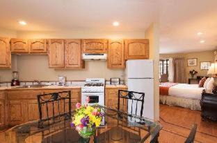 Tahoe Vista Resort | Mourelatos Lakeshore Resort