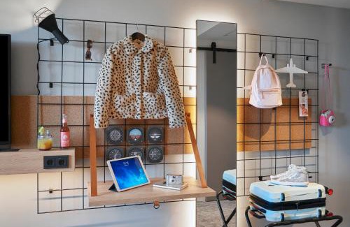 Muelheim Hotel | Moxy Cologne Muelheim