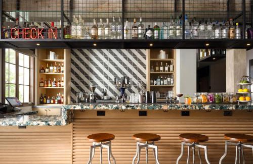 Lower State Hotel | Moxy Santa Barbara