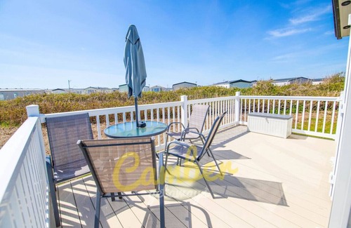 Camber RV Rental | MP753 - Camber Sands Holiday Park - Sleeps 6 - Modern caravan with large Decking - Quiet Location