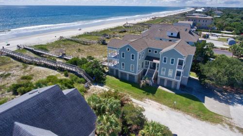 North Litchfield Beach House | Mr, Bugs Summer House home by Peace Vacations