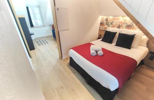 Cancale Apartment | MRODBNB - Appart Neuf - Vue Mer - 25m Plage & Resto - Ciné - cheminée - Popcorn