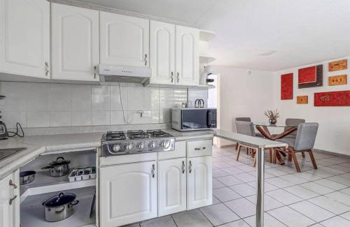 Downtown Queretaro Apartment | +MS +Privada Suite +Zaragoza +Internet B13