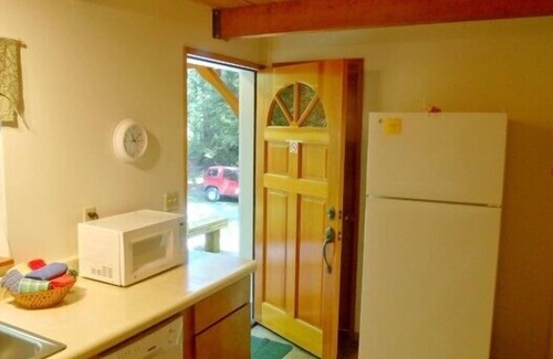 Maple Falls House | Mt. Baker Lodging Cabin 67 - Sleeps 5!