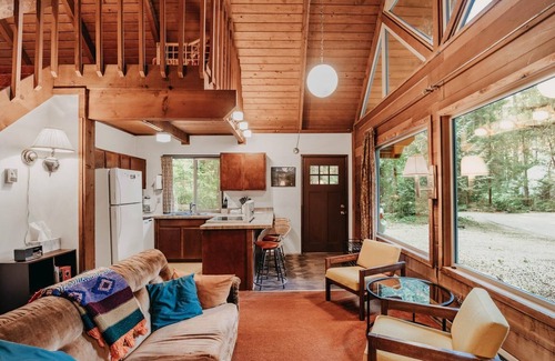 Maple Falls House | Mt Baker Lodging Cabin 24 - Sleeps 4!