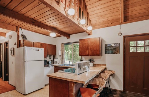 Maple Falls House | Mt Baker Lodging Cabin 24 - Sleeps 4!