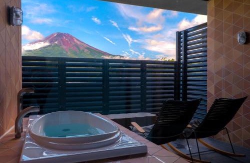 Yamanakako Hotel | Mt Fuji View and Private Sauna Ryokan Shizuku
