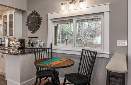 Hendersonville House | Mt. Hebron Home, panoramic mt. views
