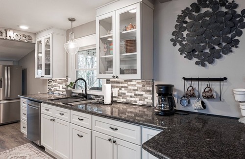 Hendersonville House | Mt. Hebron Home, panoramic mt. views
