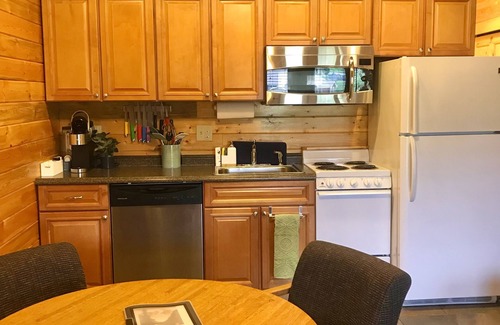 Silvercreek Condo | Mt Loft-Views-Resort-Pool-Hot tub-Near RMNP & WP