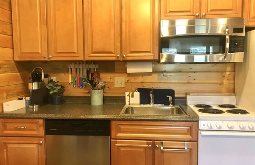 Silvercreek Condo | Mt Loft-Views-Resort-Pool-Hot tub-Near RMNP & WP