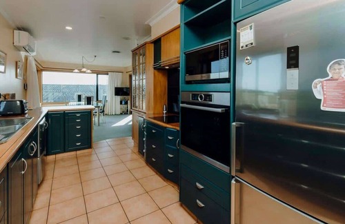 Okaiawa Apartment | Mt Taranaki Vista - rural escape with scenic views