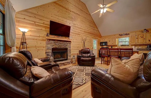 Blairsville House | Mt Top - Secluded and Near North Carolina Line