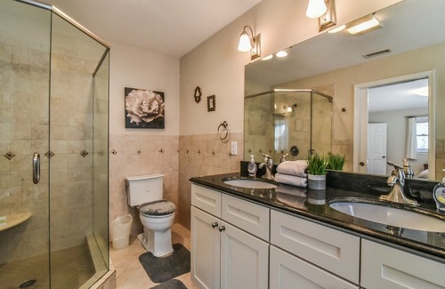 Hendersonville House | Mtn bikers, families, work groups w/pond/fishing/firepit/pingpong
