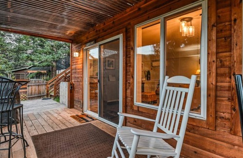 Green Mountain Falls Apartment | MTN Town Escape-Beavers Den, 1 Bdrm luxury Apt