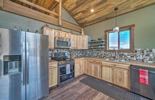 Livingston House | Mtn-View Cabin 40 Mi to Yellowstone Ntl Park!