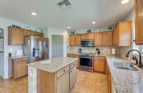 Entrada Del Oro House | Mtn-View Getaway w/Outdoor Oasis in Gold Canyon