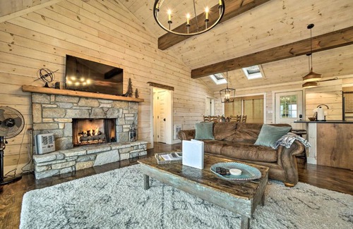 Cashiers House | Mtn-View Getaway with Deck and Grill in Cashiers!
