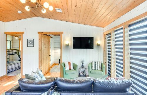 Bailey House | Mtn-View Haven with Hot Tub 9 Mi to Dtwn Bailey