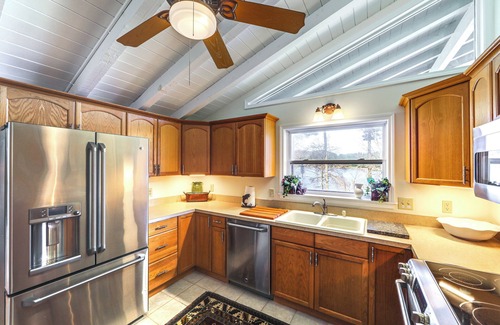 Cullowhee House | Mtn-View Home on Lake Glenville w/Dock