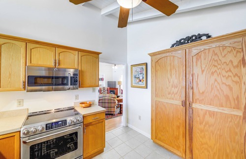 Cullowhee House | Mtn-View Home on Lake Glenville w/Dock