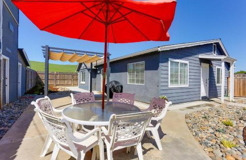 Woodlake House | Mtn-View Home with Patio and Grill in Woodlake