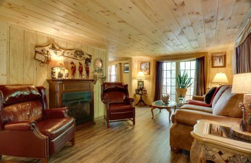 Warne House | Mtn-View Warne Cabin Hot Tub, Wine Cabinet!