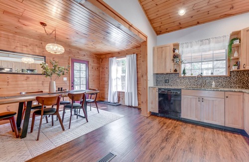 Waynesville House | Mtn-View Waynesville Home Near Trout Stocked Creek