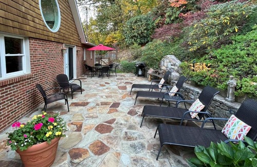 Waynesville House | Mtn-View Waynesville Home Less Than 1 Mile to Main St