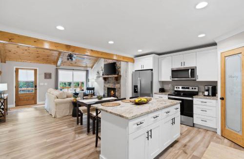 Ellijay House | MTN Views-Hot Tub- Games-Dog Friendly