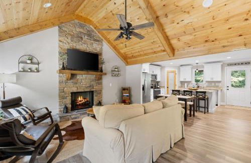 Ellijay House | MTN Views-Hot Tub- Games-Dog Friendly
