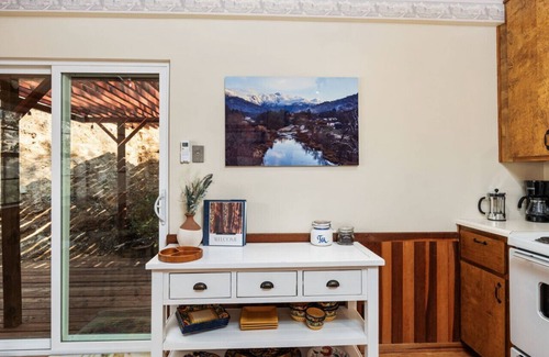Kaweah Cabin | Mtn Views, Hot Tub, Outdoor Shower, 15m to Sequoia