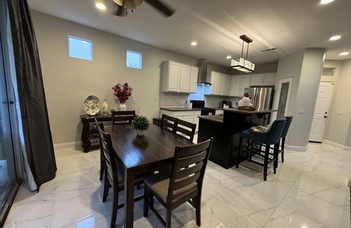 Coachella House | Muñoz Residence, Just 2 minutes away from Coachella fest - Family sized house