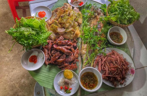 Lac Son House | Mu's Local House - Homestay