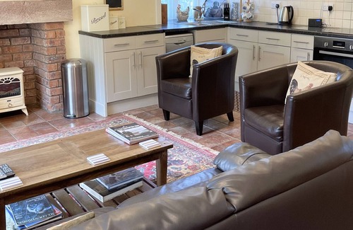 East Linton Cottage | Muirlaw House: Delightful cottage sleeps 8 ideal for family groups