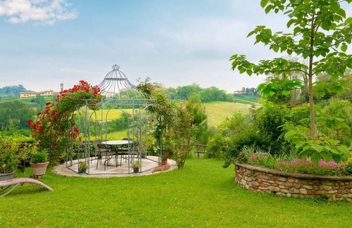 Fucecchio Apartment | Mulberry Apartment