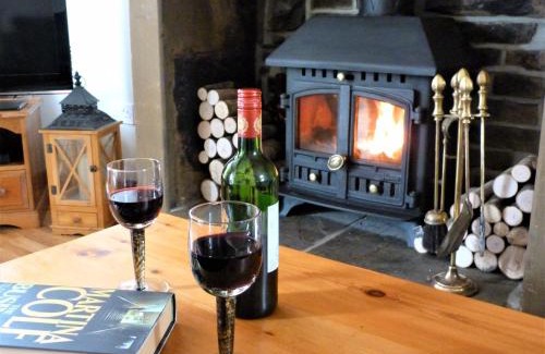 Haworth House | Mulberry Cottage with Wood Burner, Garden and Easy Parking