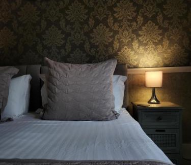 Sandsend Bed & Breakfast | Mulgrave Country Cottage