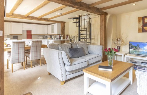 Torquay Cottage | Multi Award Winning Honeysuckle Barn, Torquay, Dogs Welcome. Allocated Parking