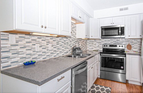 Pine Knoll Shores Condo | Multi-Level, Oceanfront Condo in Pine Knoll Shores w/Free WiFi, Shared Pool